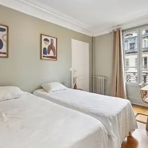 Ramey 2*, Paris France